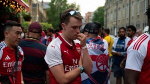 Fair-play of Arsenal fans after parisian triumph in champions league final