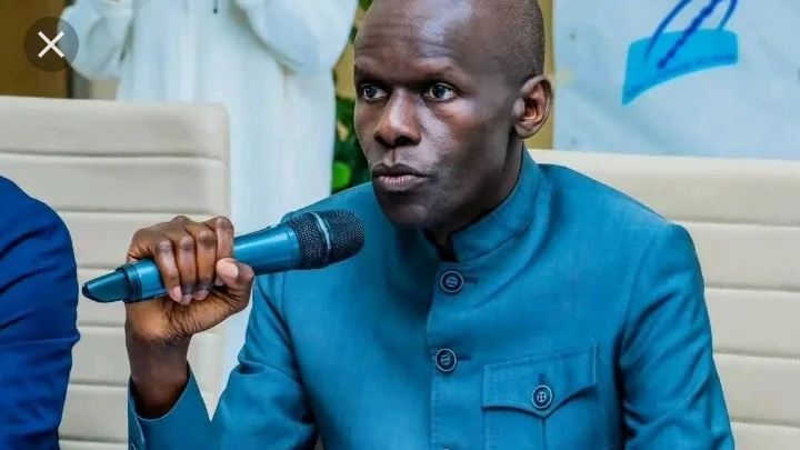 Waly Diouf Bodiang delivers fiery political message from the Port of Dakar