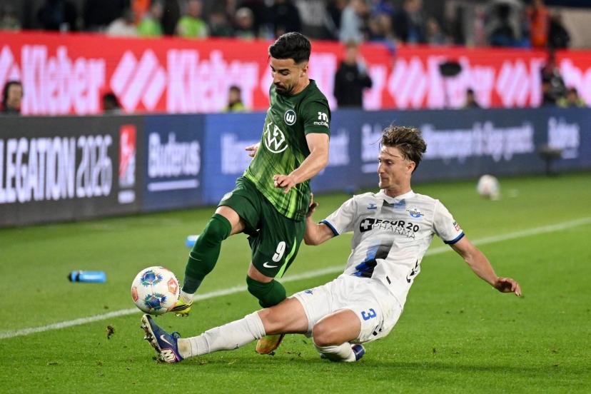 Wolfsburg's players, led by captain Christian Eriksen, dominated possession against Paderborn.