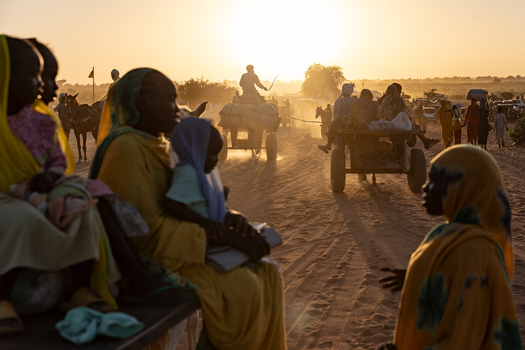 Sudanese refugees arriving at the border town of Adré, Chad