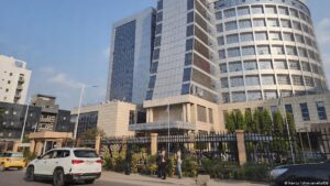 Kinshasa paralyzed as opposition fights constitutional reform