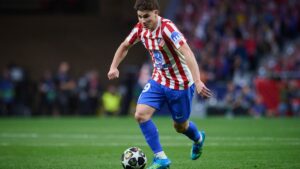 PSG targets Julian Alvarez with high-stakes transfer bid