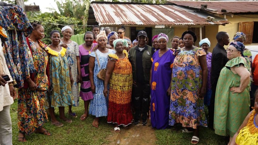 Minister Marcelle Ibinga with local women in Woleu-Ntem province