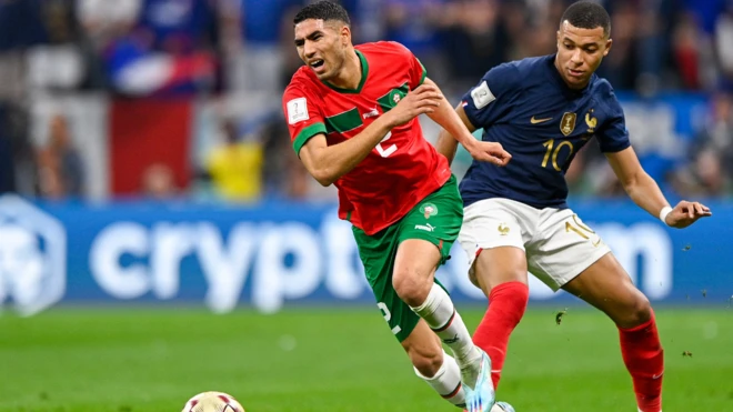 Duel Hakimi - Mbappé en 2022