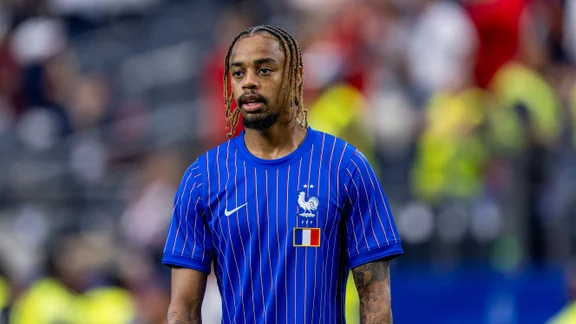 Bradley Barcola in action for Paris Saint-Germain