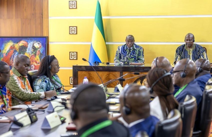 Diplomatic agreement signing between Gabon and Ghana